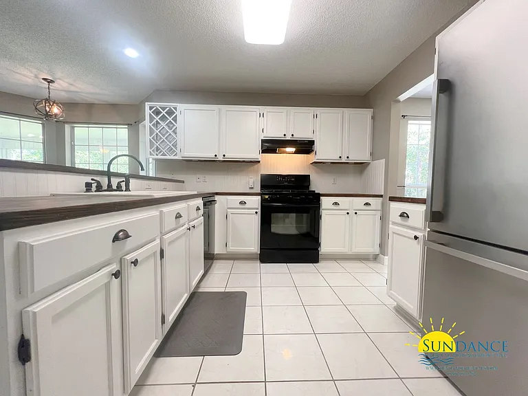 453 Forest Glen Pl — Photo 8