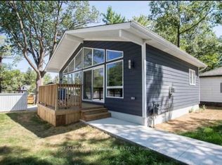 11 13th St S, Wasaga Beach, ON L9Z 2J9