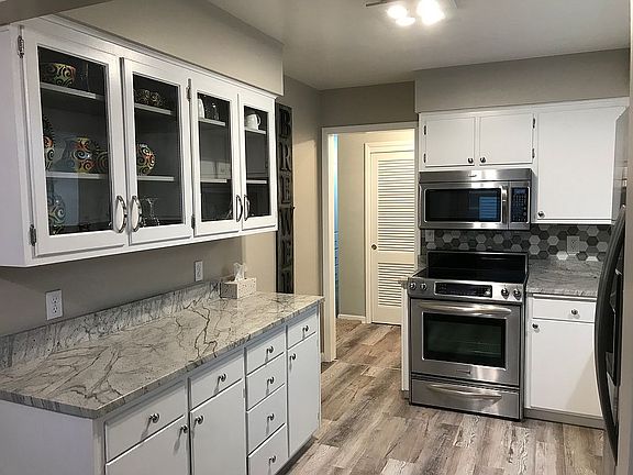 4th image of 2619 Olympia Dr