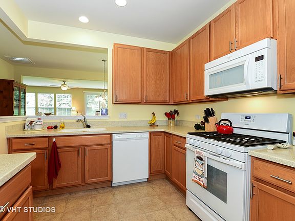 4th image of 2880 Stoney Creek Dr