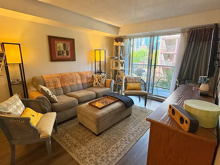 429 Somerset St W #402 — Photo 5