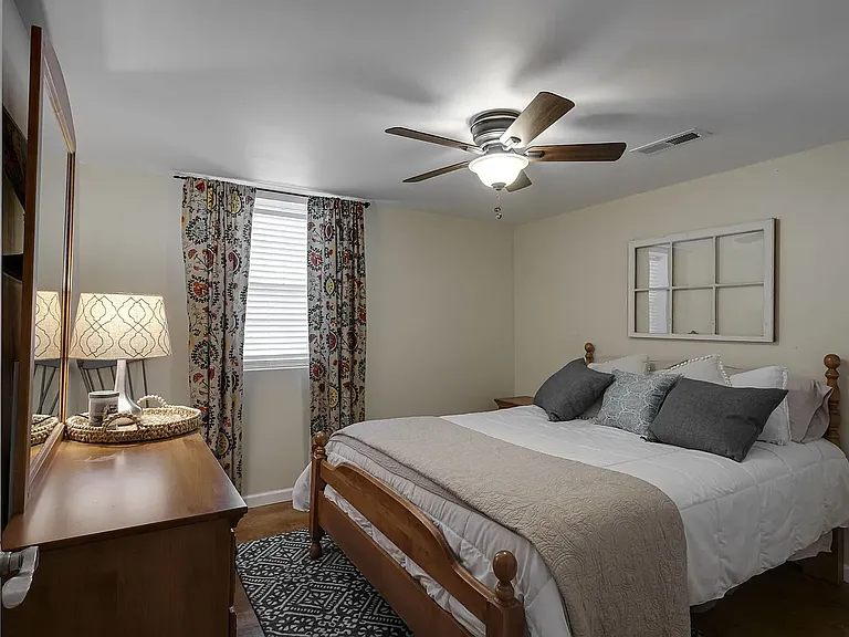 1150 Waller Rd — Photo 10