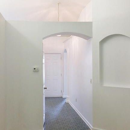 3rd image of 543 Charles Pinckney St