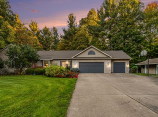 4510 James Dr SW, Grandville, MI 49418