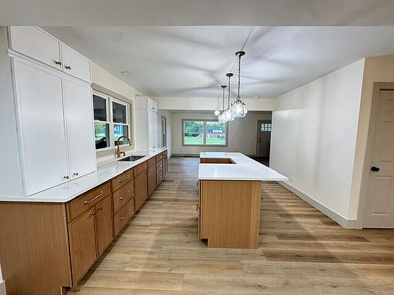 4th image of 203 Summitt Ave