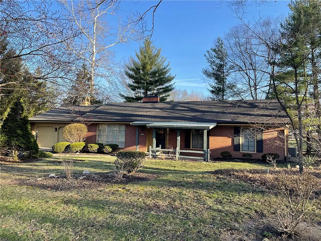 19 Lakeshore Ct photo 1