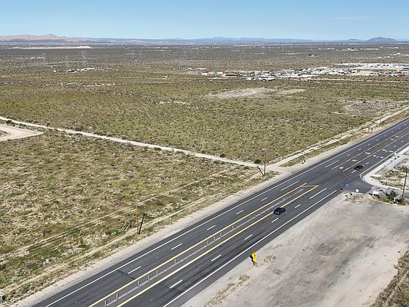 4th image of Pearblossom Hwy