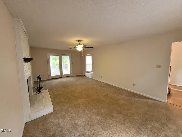 104 Corgy Dr — Photo 5