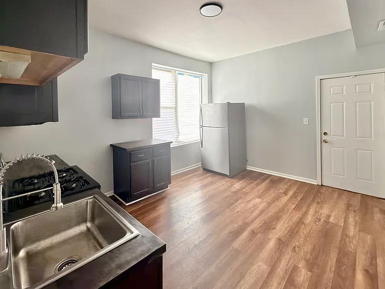 1537 S Saint Louis Ave #3F — Photo 5