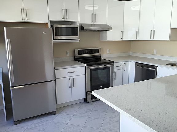 2nd image of 1961 Clay St APT 301