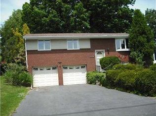 2826 Oneill Dr, Bethel Park, PA