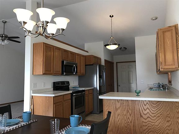 4th image of 332 Buena Vista Dr