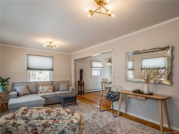 4th image of 5 William Penn Ct