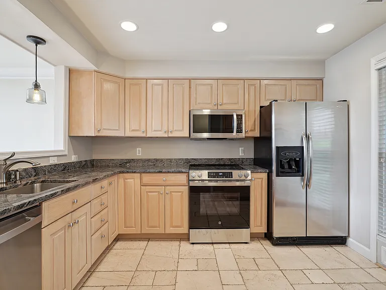158 N Union St #Townhouse 158 — Photo 7