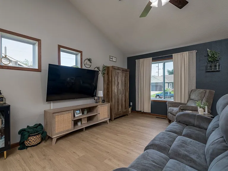 305 Tanager Rd — Photo 16