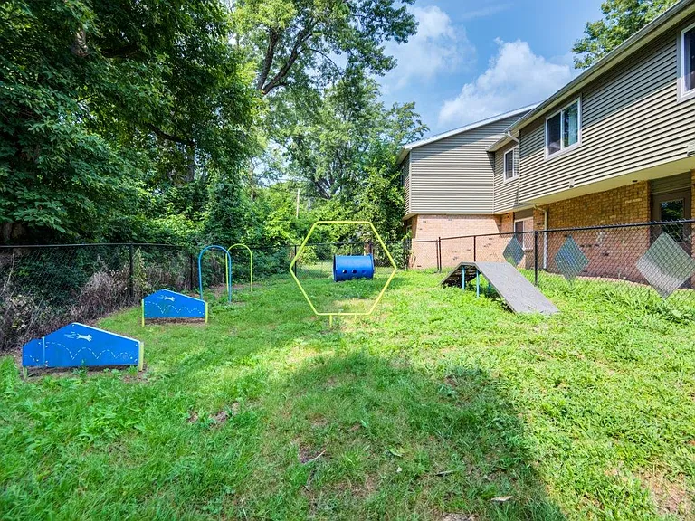 Lake Vista Apartment Homes — Photo 24
