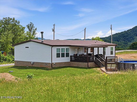3rd image of 1068 Elaine Dr