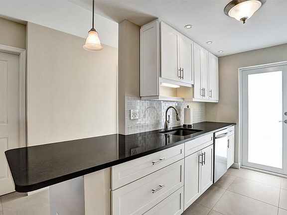 5th image of 101 NE 19 Avenue #316
