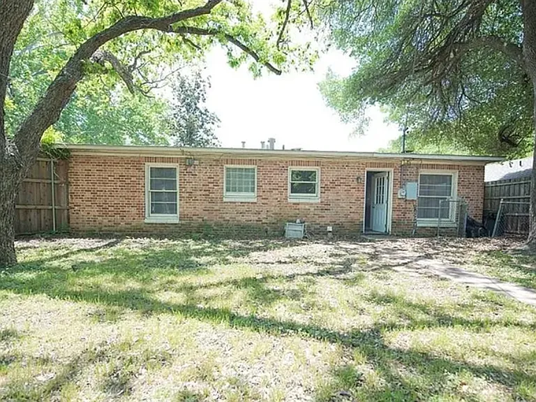 1117 W Tucker Blvd — Photo 7