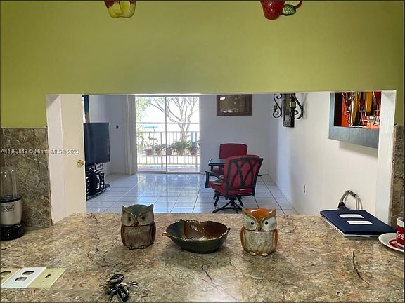 5th image of 2740 W 76th St APT 205