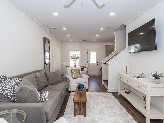 5th image of 513 Meadow Crest Cir