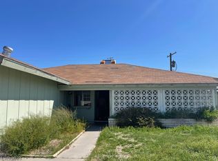 2856 McLeod Dr, Las Vegas, NV 89121