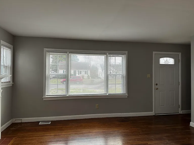 635 Longview Dr — Photo 4
