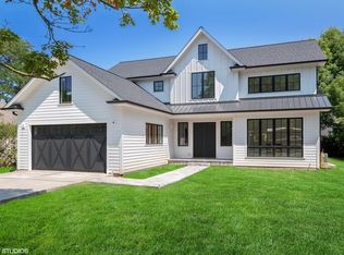 257 Wagner Rd, Northfield, IL 60093