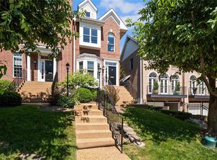 537 N And South Rd, Saint Louis, MO 63130