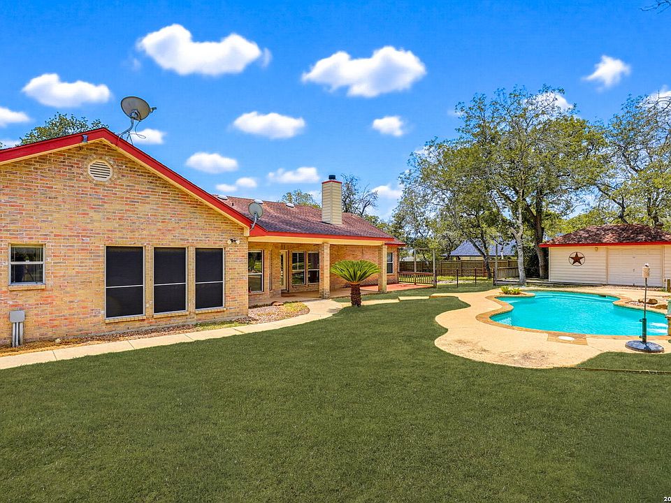 1st image of 1220 Country View Dr.,