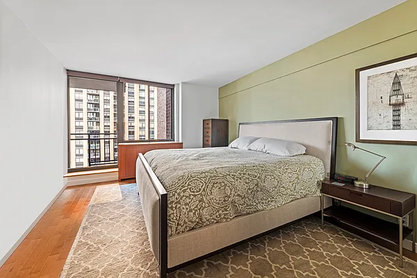 Sold by Compass | media 23