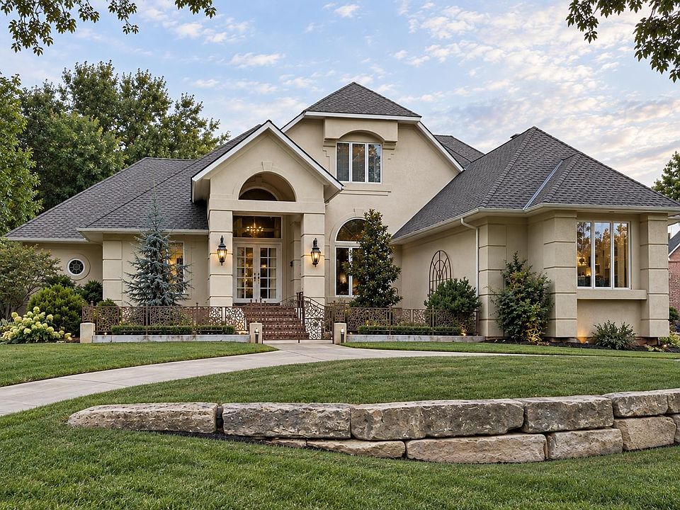 1st image of 534 N Birkdale Cir