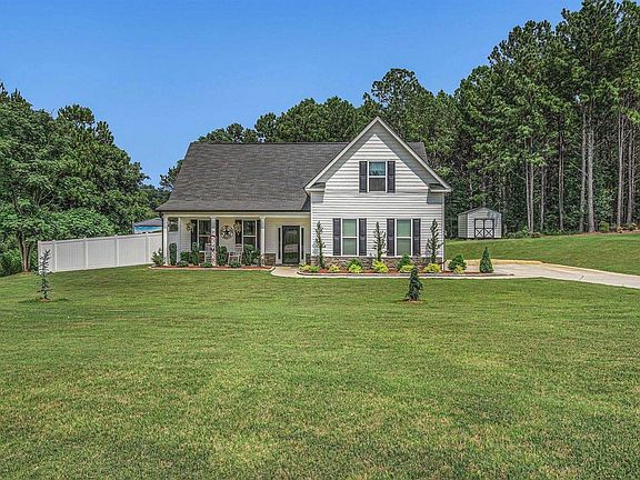 3rd image of 224 Dixon Cir
