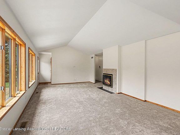 2nd image of 2145 Willoughby Rd