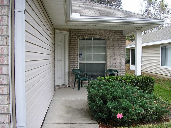 3rd image of 4418 Campus Hills Cir