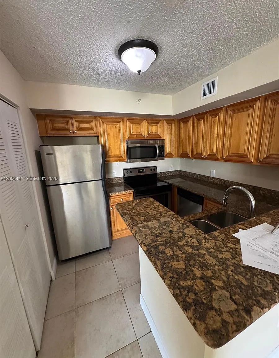St Andrews Condo — Photo 1