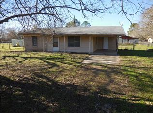 306 Eagleston St, Smithville, TX 78957