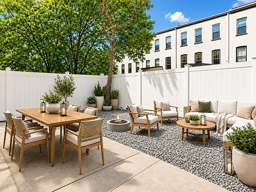 385 Chauncey St #1R Photo 1