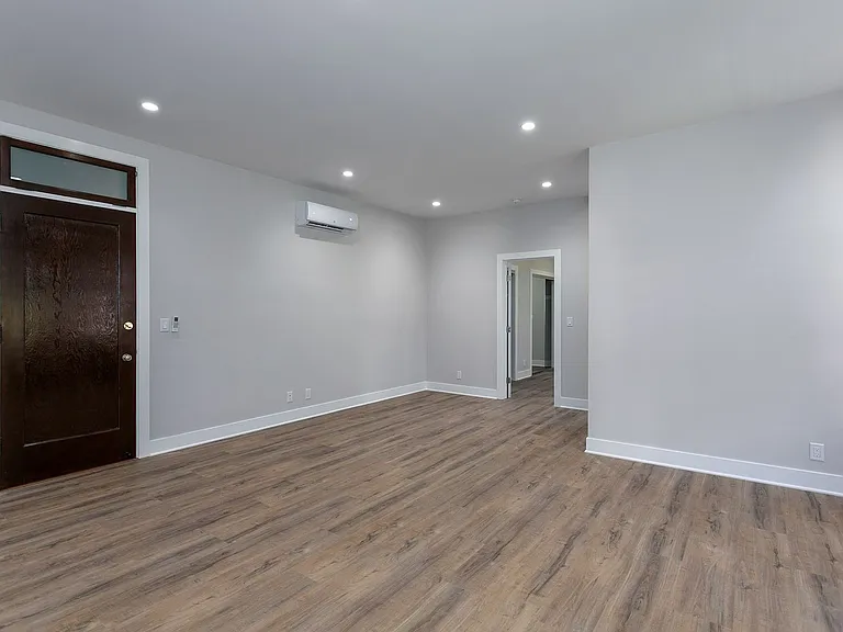 149 S Los Robles Ave — Photo 56