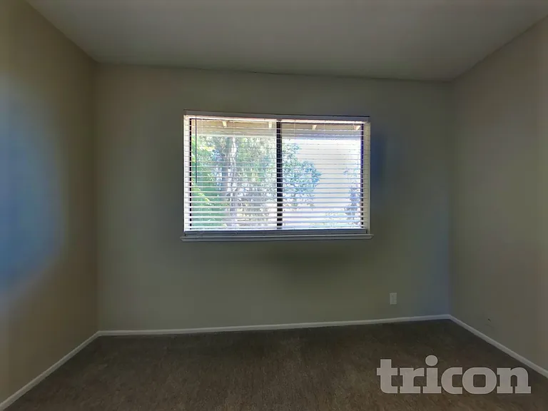 1109 Nadene Dr — Photo 8