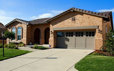 Gorgeous 4 Bedroom, 3 Bath Stucco Rancher