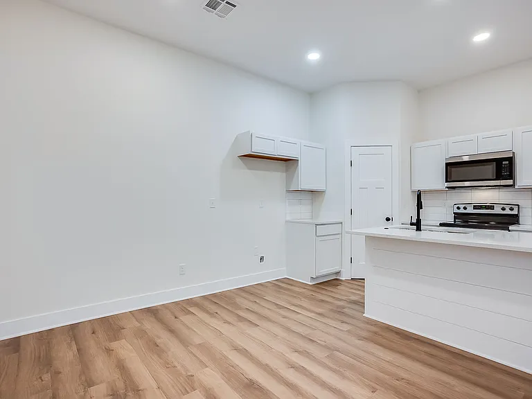 16827 W Kashmir St — Photo 10