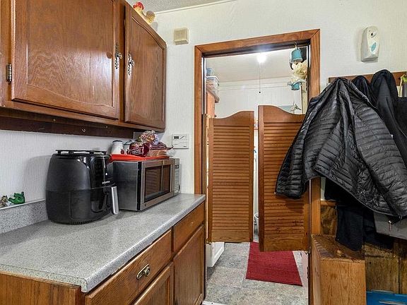 5th image of 11001 Whithorn Ave #3