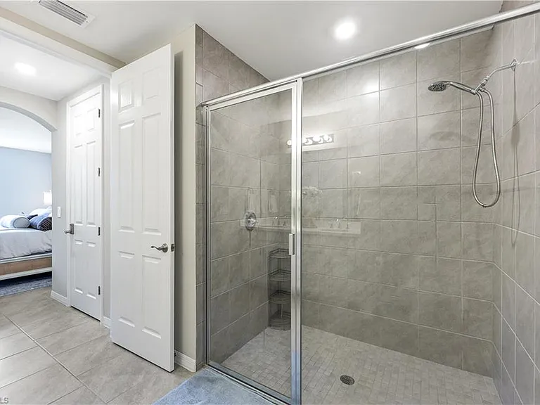 14551 Edgewater Cir — Photo 16