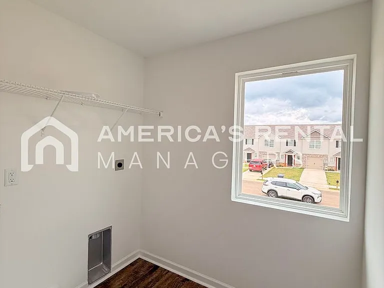 105 River Grass Dr — Photo 16
