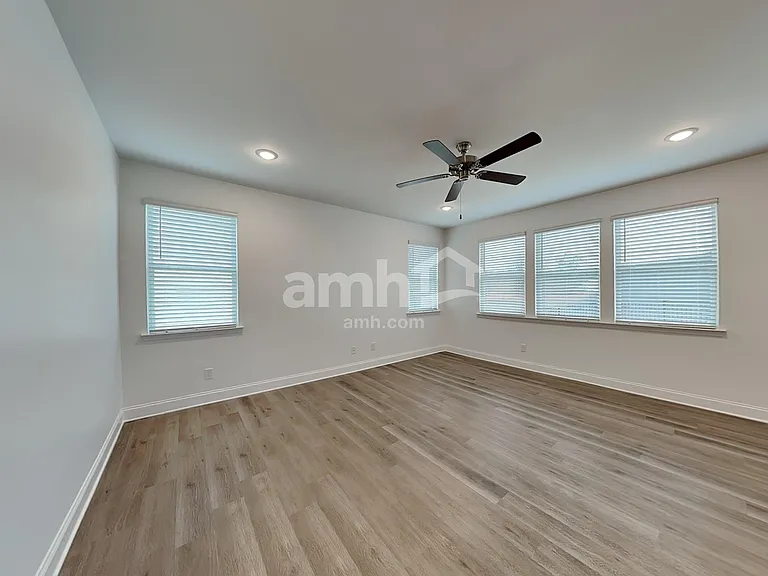 505 Plano Pass — Photo 6
