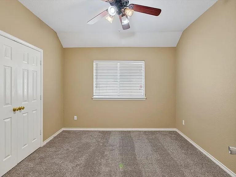 5933 Brightwood Dr — Photo 32