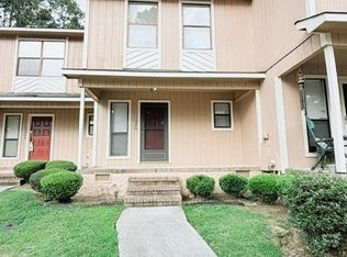 1220 N Forest Dr, Fayetteville, NC 28303