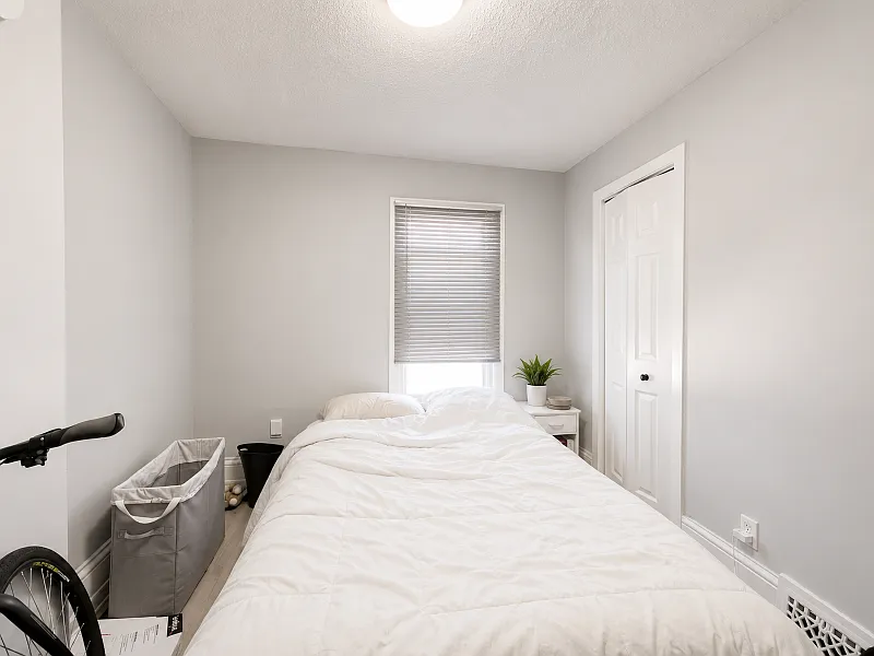 3- 115 Carruthers Ave — Photo 3