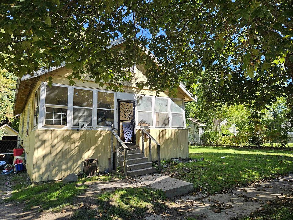1st image of 1429 Oak St